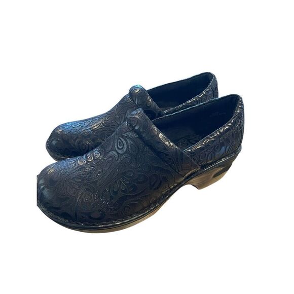 BOC Born Concept Women's Black Leather Floral Paisley Embossed Clog Size 8.5M - Picture 4 of 13